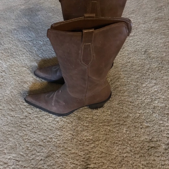 Cowboy boot - Picture 2 of 3